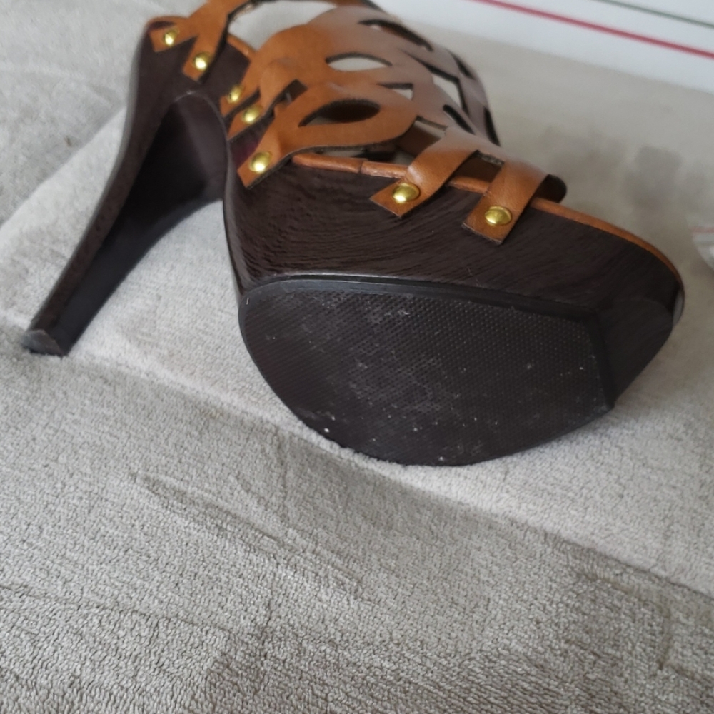 Sandals - Picture 4 of 5